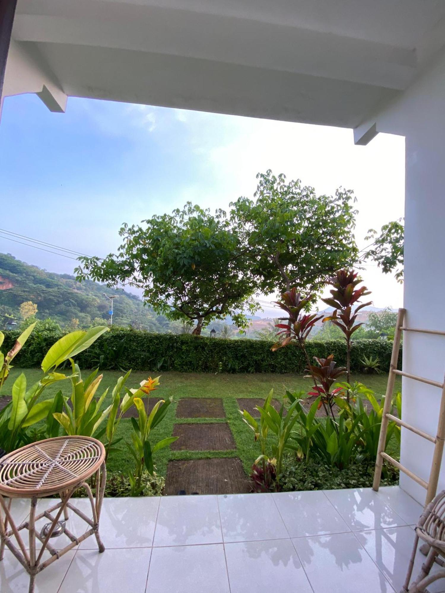 The Hill View Lombok Hotel Kuta  Buitenkant foto