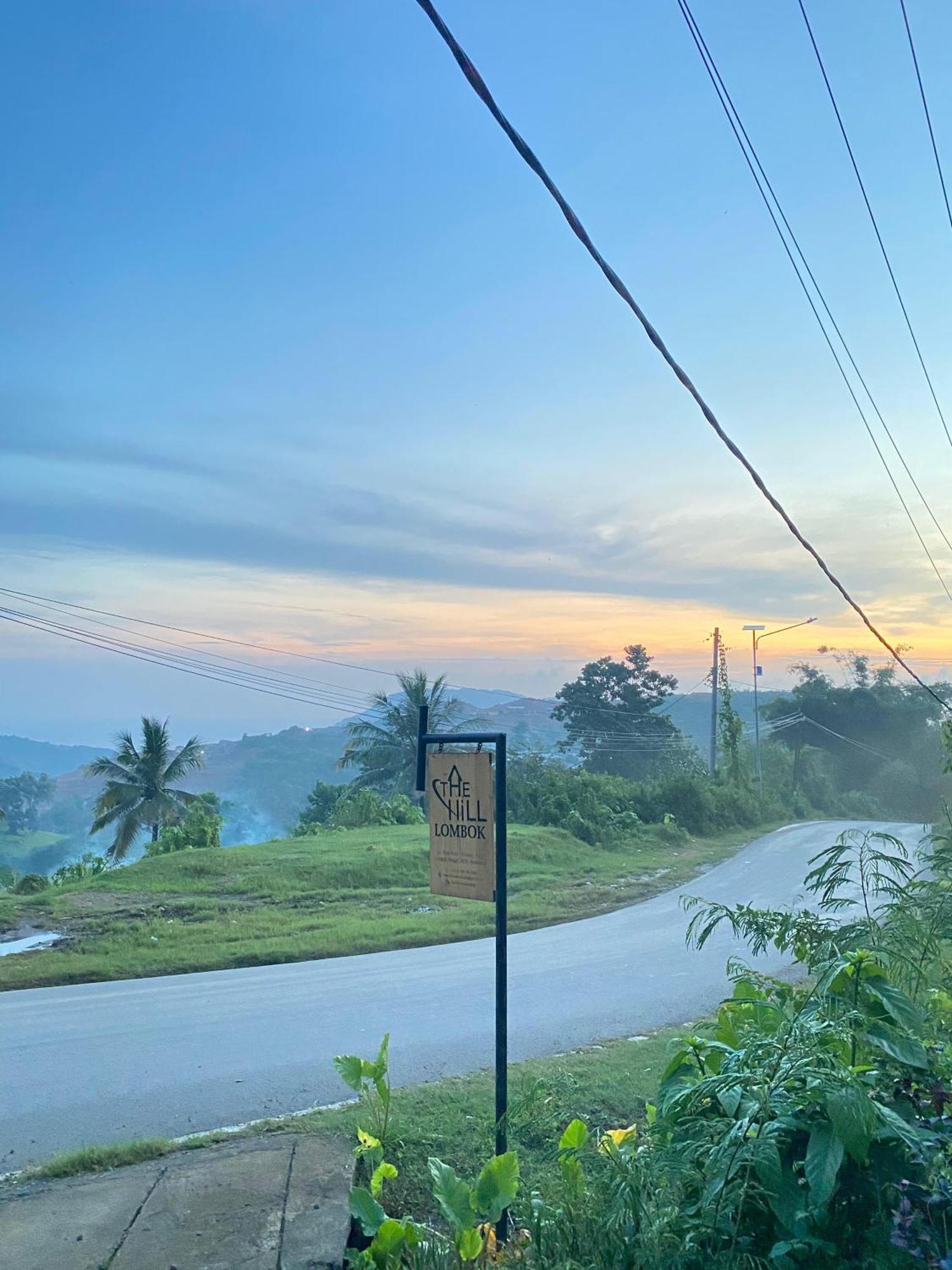 The Hill View Lombok Hotel Kuta  Buitenkant foto