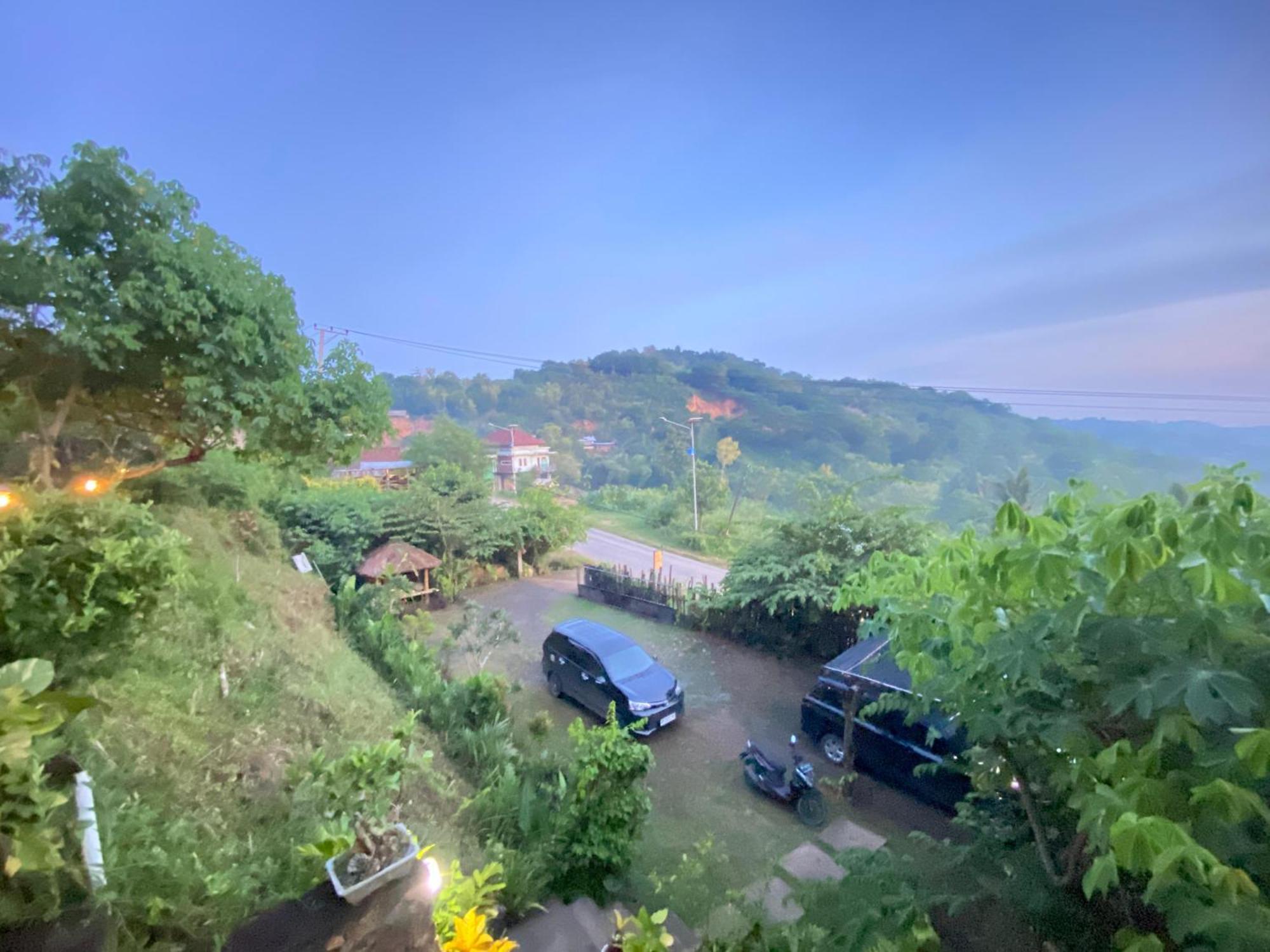 The Hill View Lombok Hotel Kuta  Buitenkant foto